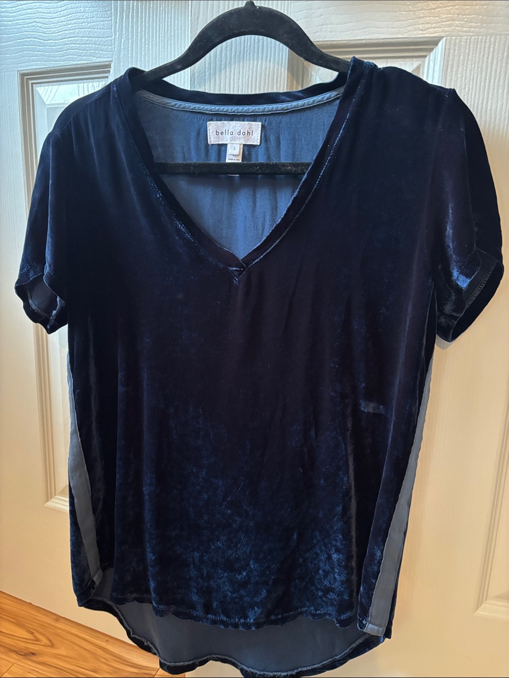 Bella Dahl Navy Velvet V-Neck Short Sleeve Tee